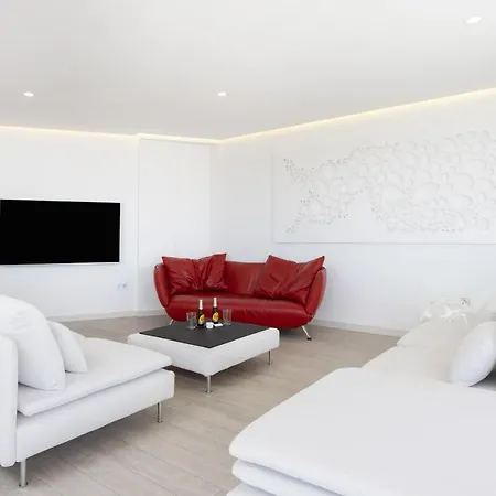 Deluxe In * אדחה