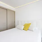 公寓 Deluxe In 阿德耶